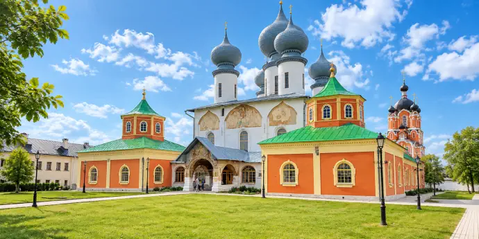 Тихвинские монастыри: тур к чудотворной иконе