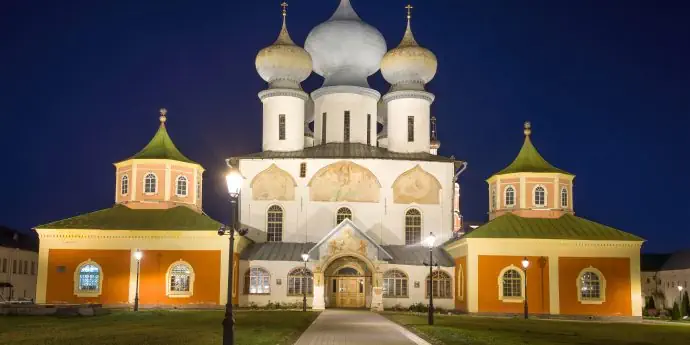 Тихвинские монастыри: тур к чудотворной иконе