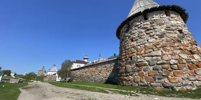 Из Петербурга на Соловки: крепость, белухи и Белое море