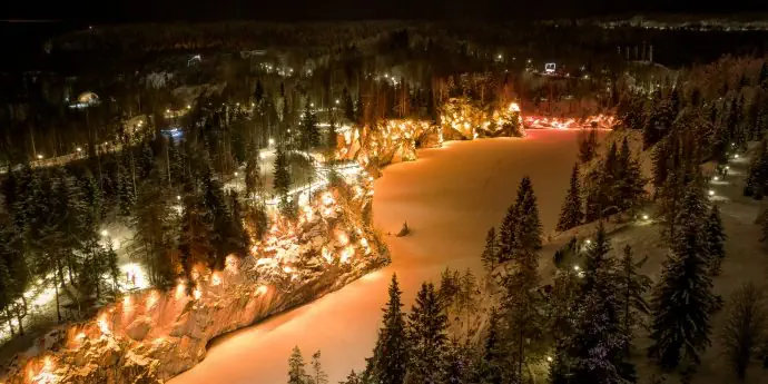 Новый год на природе в Карелии: каньоны, озера, водопады для большой компании!