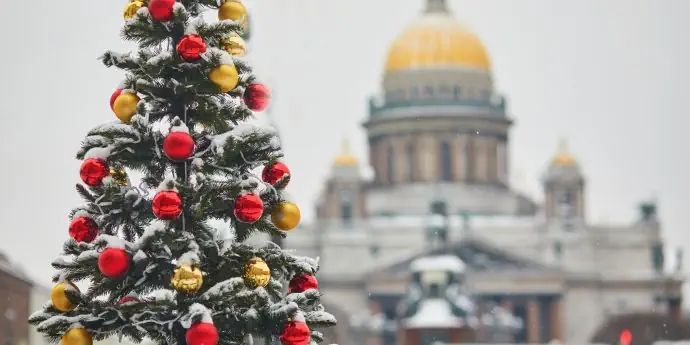 Самый яркий новогодний тур в Карелии и главные дворцы Петербурга!