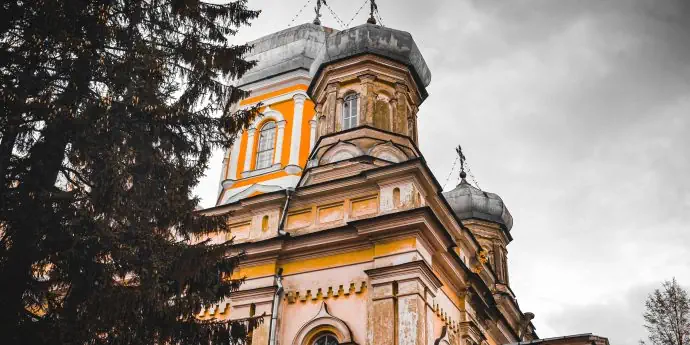 Онежское озеро и его тайны: Вытегра и водная прогулка на Петроглифы